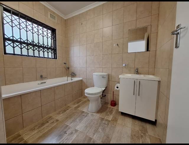2 BEDROOM TOWNHOUSE FOR SALE IN SHELLY BEACH